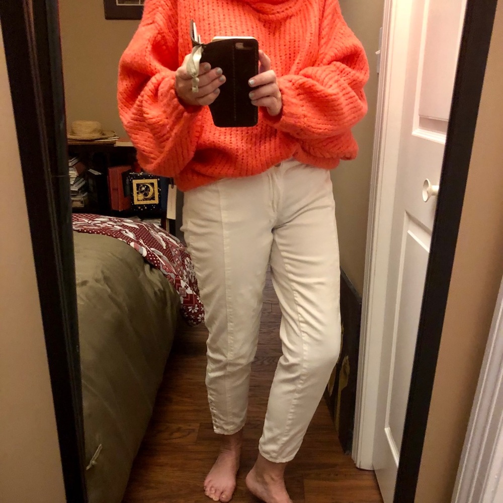 WHBM Silver Studded White Skimmer Pants - Picture 3 of 13